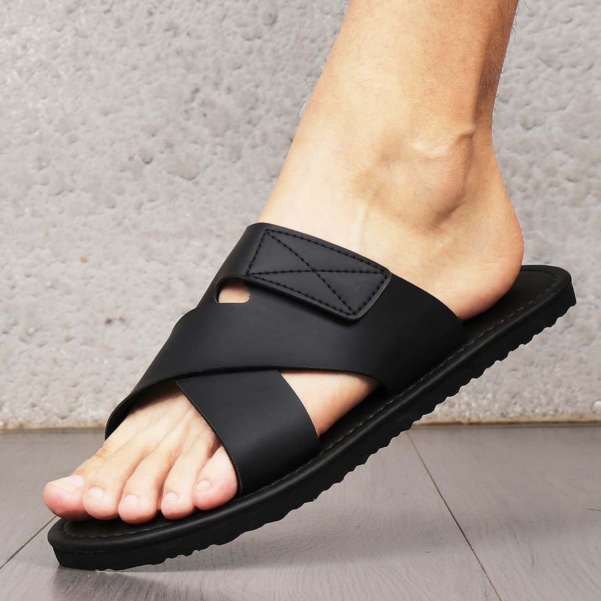 Men's Flip Flops Summer Fashion New High-End Trendy Men's Slippers Casual Sandals Open-Toe Outdoor Slippers