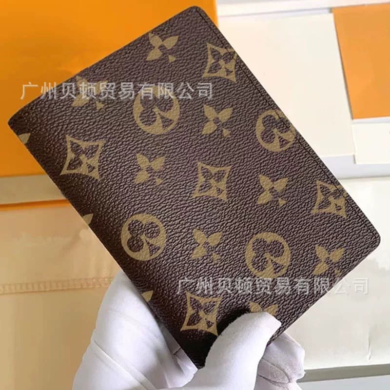 Cross Border Export Classic Old Pattern Passport Holder Multifunctional Travel Document Case Flip Card Holder Passport Book Men and Women Same Style