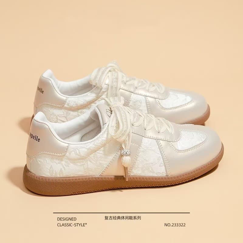 Thick Sole Casual German Training Shoes Women 2026 New Fashion Versatile Flat Lace-up Casual Shoes Comfortable High Appearance Women's Shoes