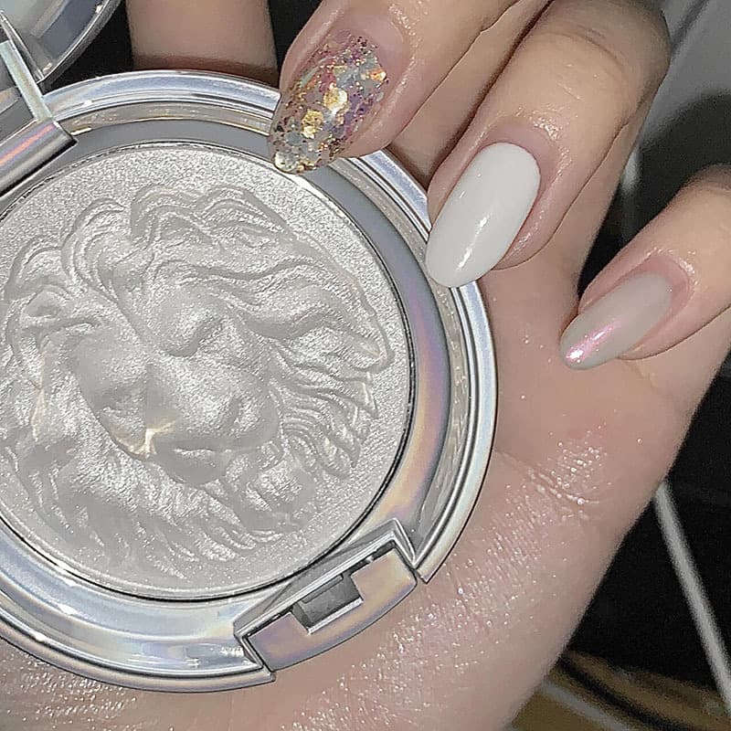 DIKALU Lion Head Highlighting Cream for Women, Fine Flash, Brightening Face, Three-in-One Watery Pearlescent Ginger Highlighting Powder
