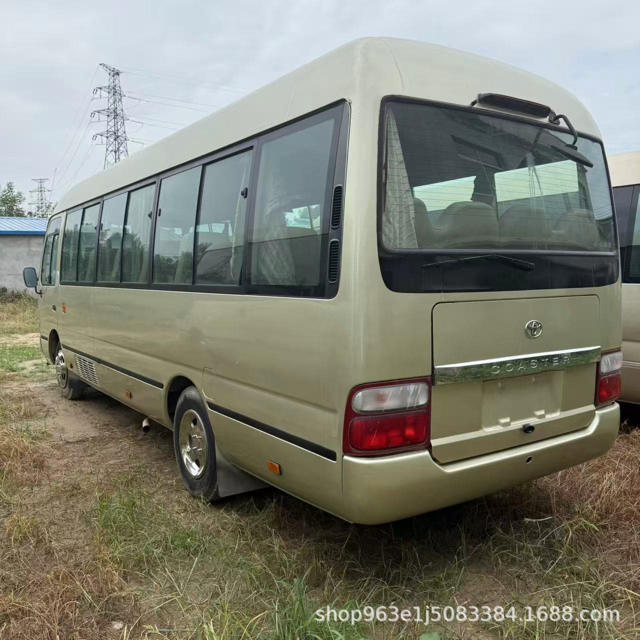 Cross-border Toyota Coaster minibuses, Yutong 19-29 seat luxury buses, large buses, minibuses available.