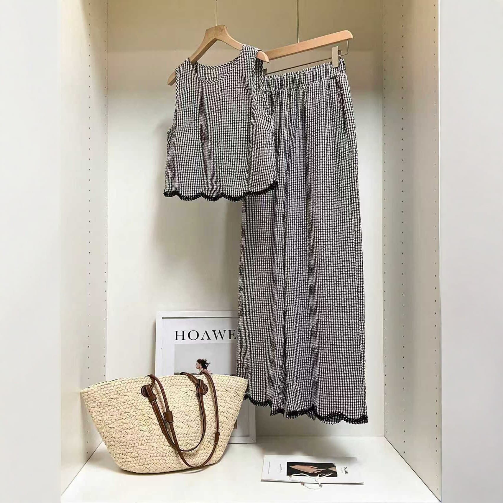 Cross-border plus size women's plaid sleeveless tops elastic waist wide leg pants women's European and American casual suits wholesale in stock
