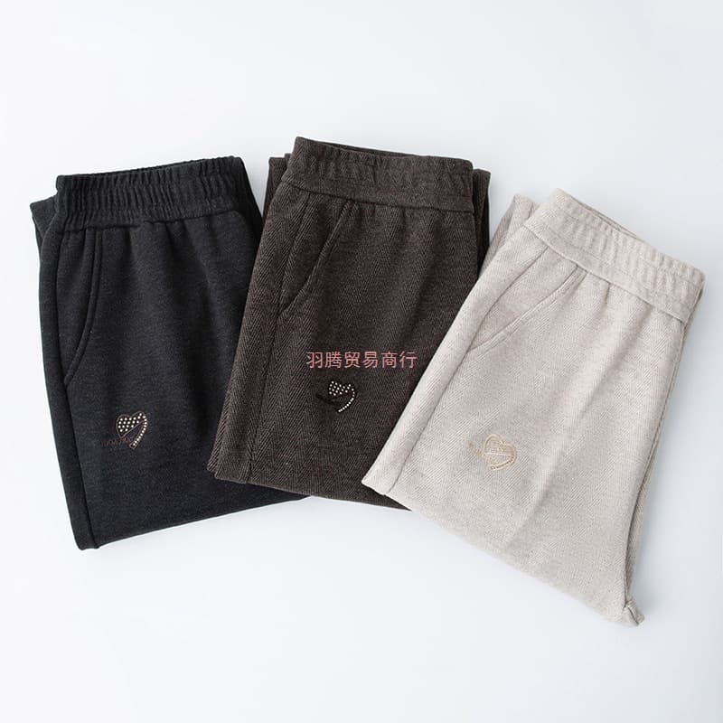 Loose-fitting, high-waisted, fleece-lined winter pants for middle-aged and elderly women, suitable for wearing outside, and perfect for spring and autumn.