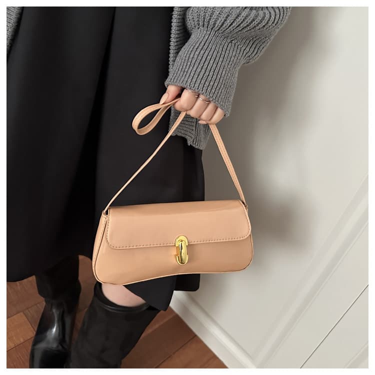 French niche trendy underarm bag women's baguette bag wholesale 2026 spring autumn new style handbag versatile ins single