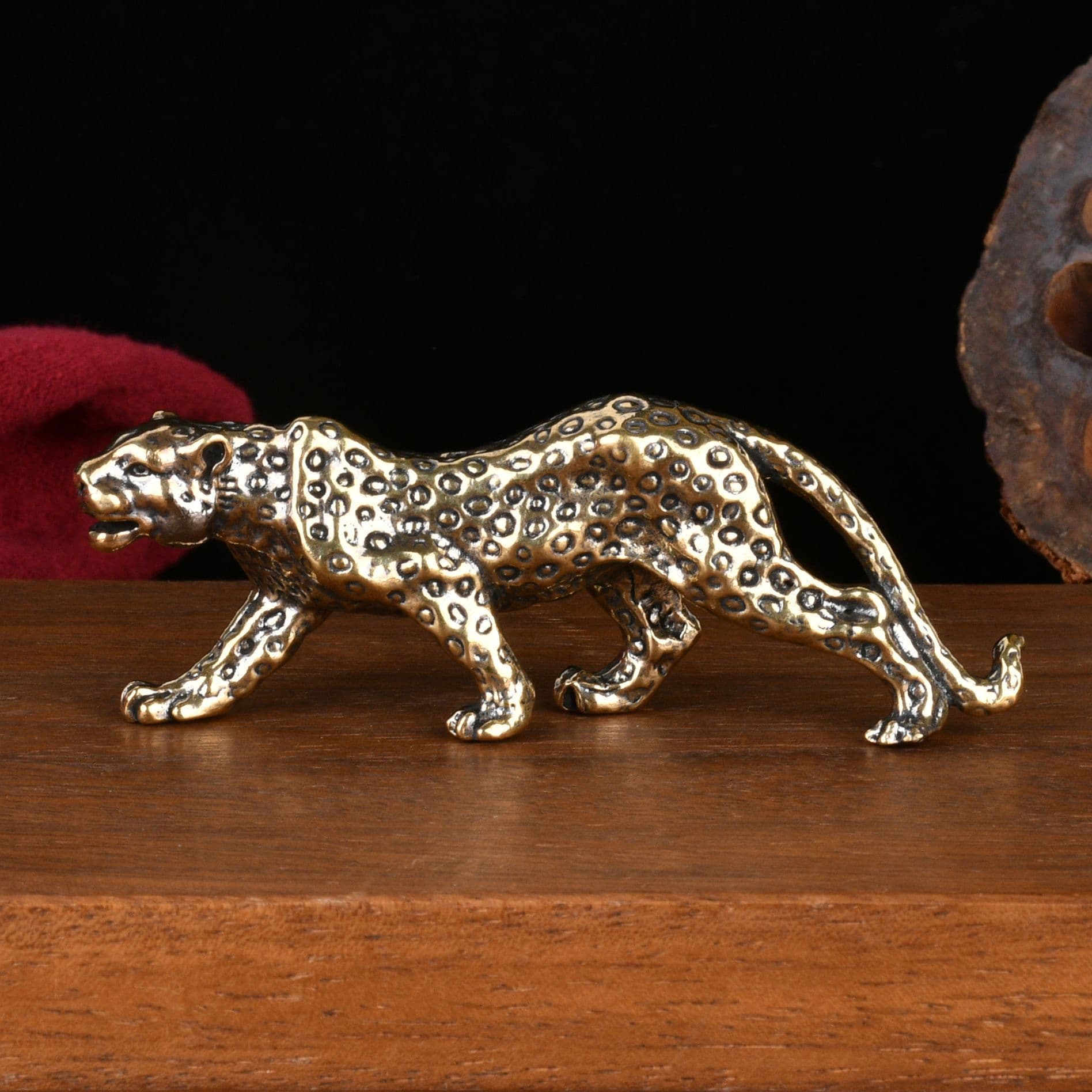 Solid Brass Leopard Ornament, Mini Copper Leopard Palm Stone for Hand Play