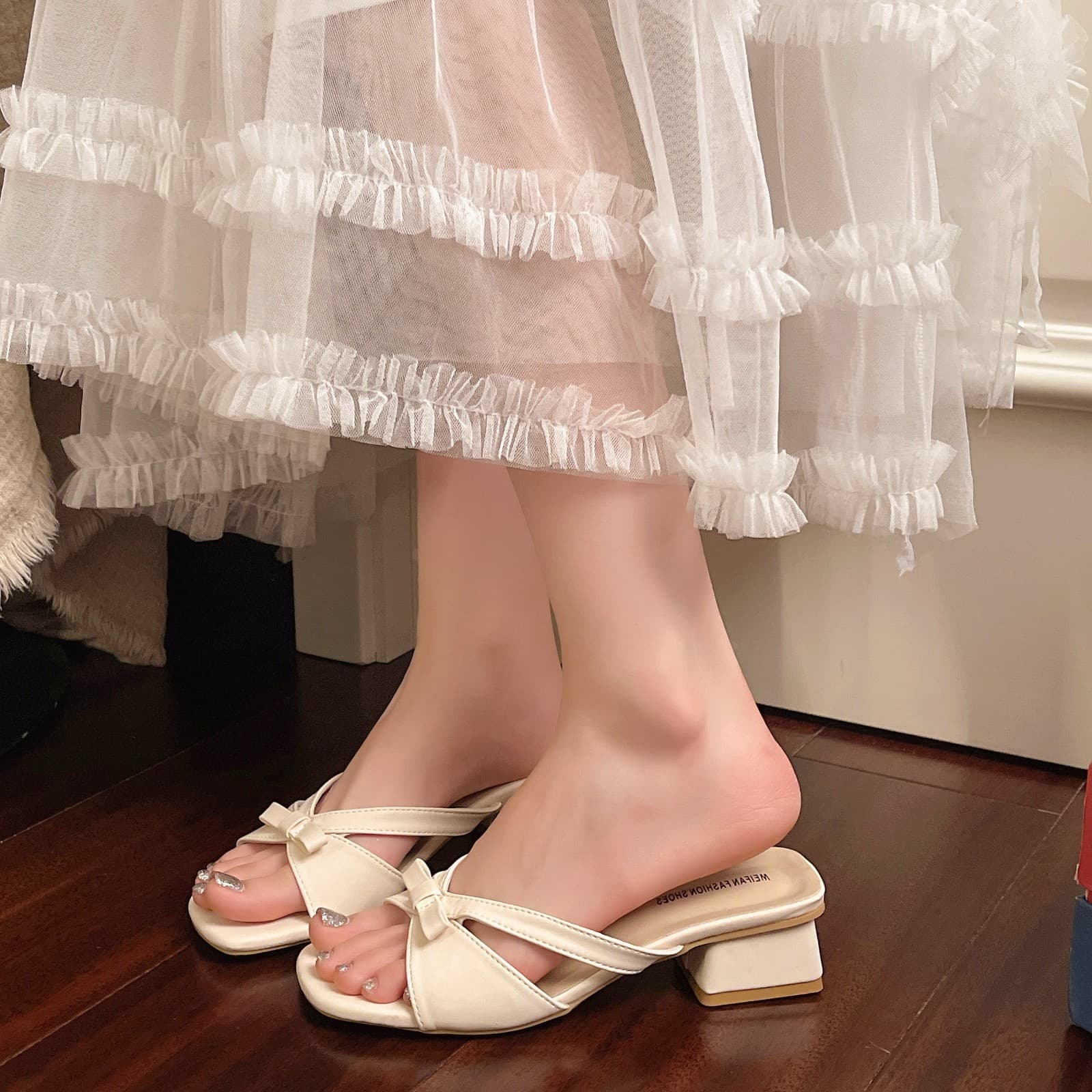 Evening Breeze French Style Square Toe Bow Slide Sandals for Women 2025 Spring New Outdoor Wear with Dresses