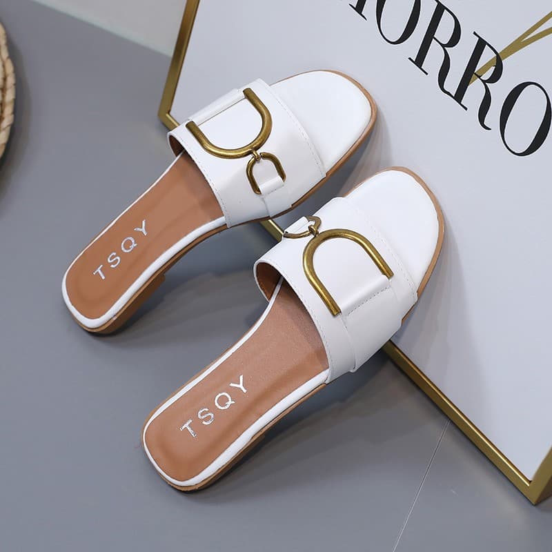 Xiaoxiang Style Fashion Sandals for Women 2026 Summer New Arrival Soft Leather Soft Sole Versatile Flat Outdoor Casual Slippers