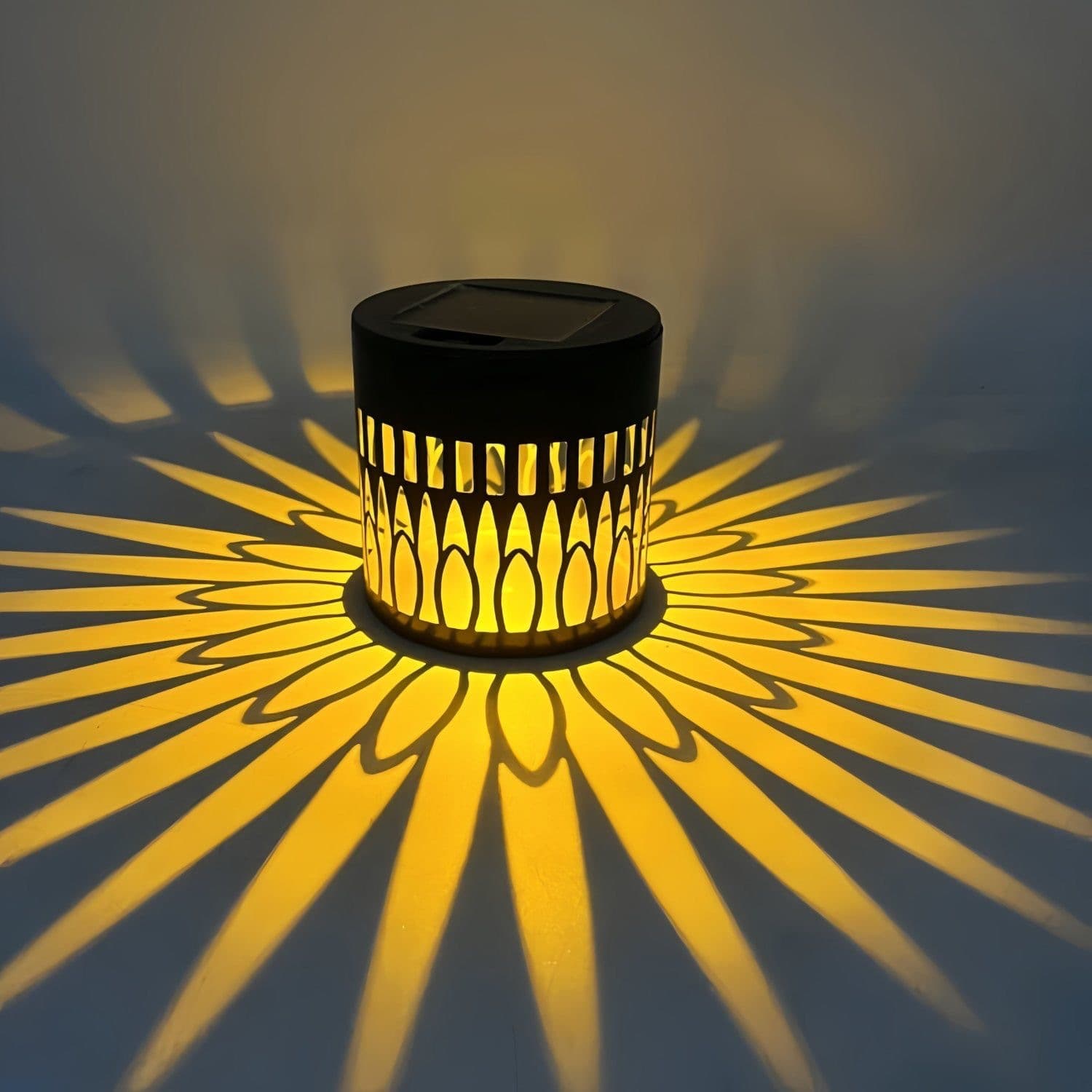 New Solar Outdoor Courtyard Mandala Iron Art Waterproof Villa Garden Ambience Decorative Landscape Lawn Wall Light