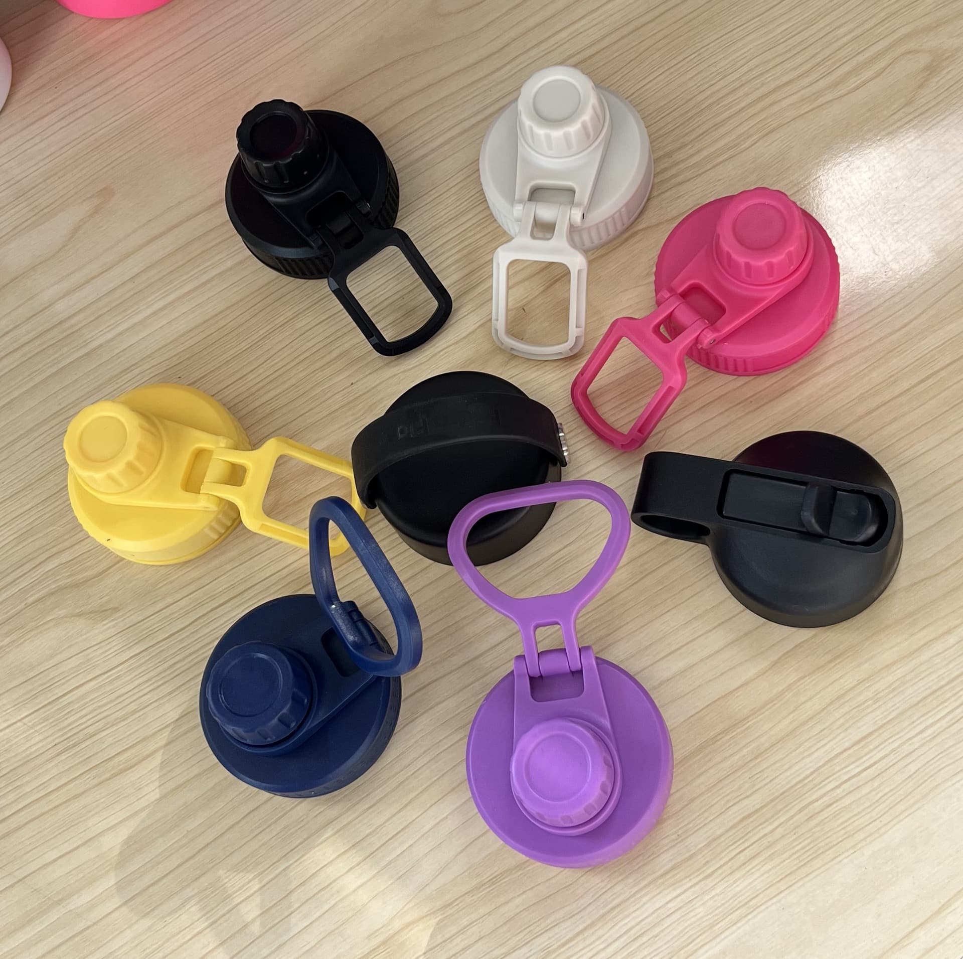 Wholesale Export Sports Water Bottle Lid, Space Bottle Cover with Portable Handle Design, Sealed Leak-proof Accessory