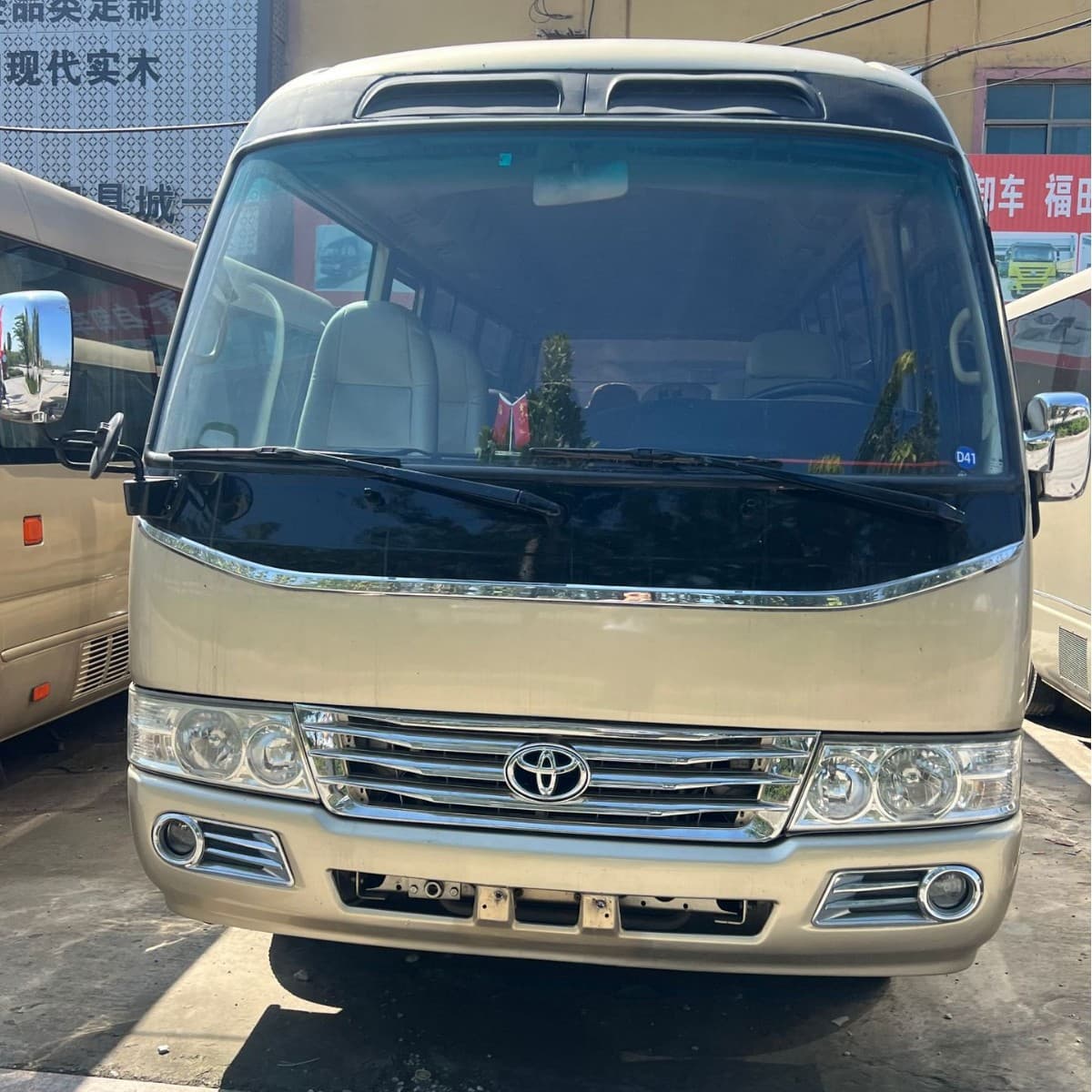 Used Toyota Coaster, 30 horsepower engine, 23-seater commercial vehicle, available in Africa.