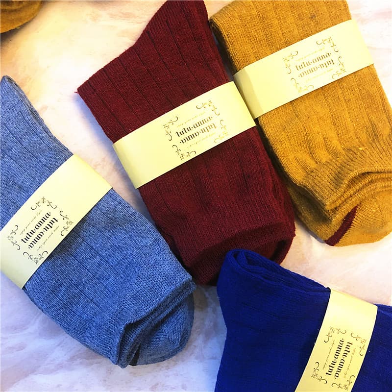 Haining Sock Factory specializes in the production and processing of socks. We accept orders for sock processing, production, and weaving.