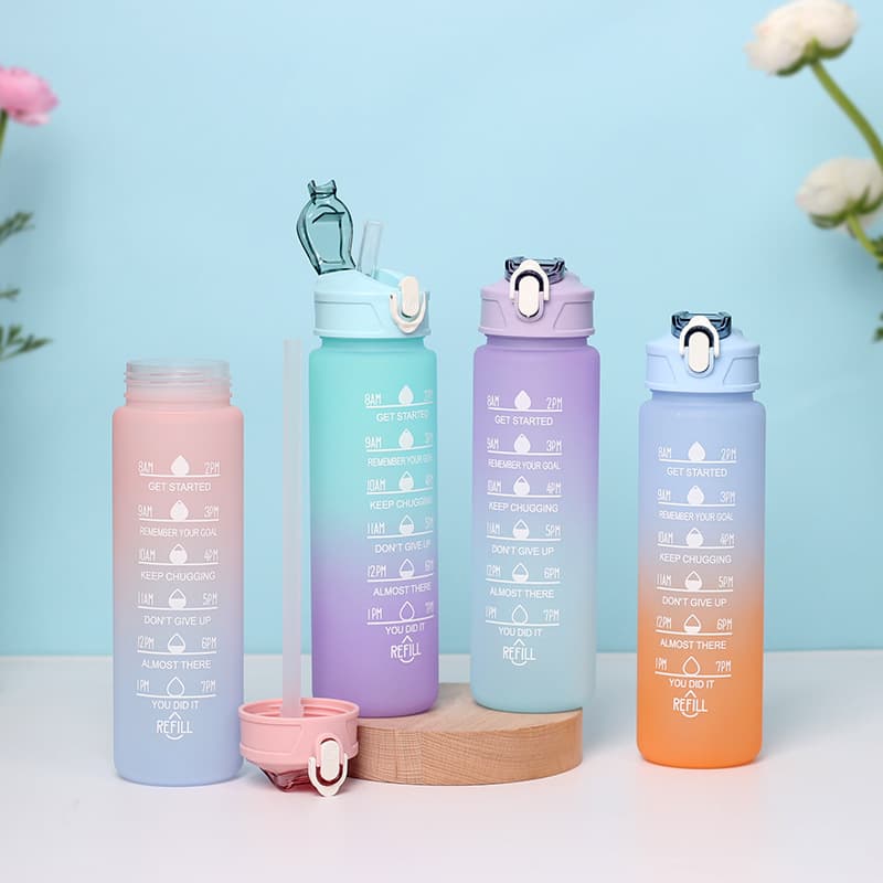 Cross-border plastic water cup with straw Amazon ecommerce gradient color water bottle outdoor frosted 750ml sports water bottle