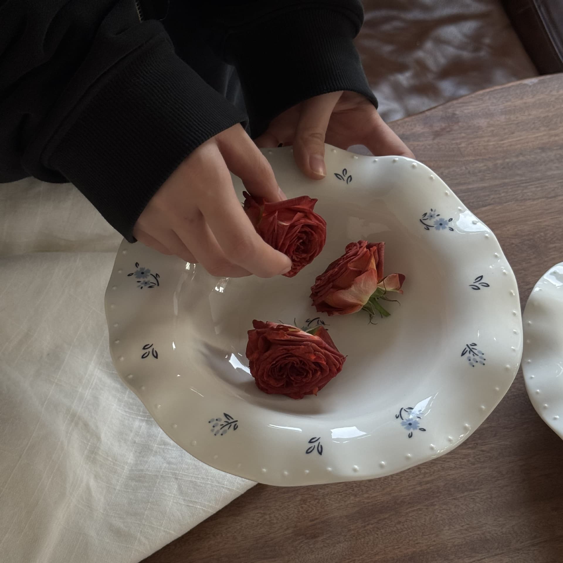 French Vintage Pearl Ceramic Plate with Floral Pattern, Dessert Plate, Fruit Plate, Irregular Serving Tray for Home Use