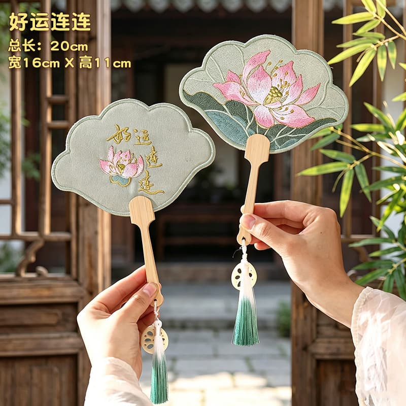 Embroidered Round Fan Ancient Chinese Hanfu Fan Suzhou Embroidery Chinese Style Cheongsam Children's Round Fan Summer Dance Fan with Tassels
