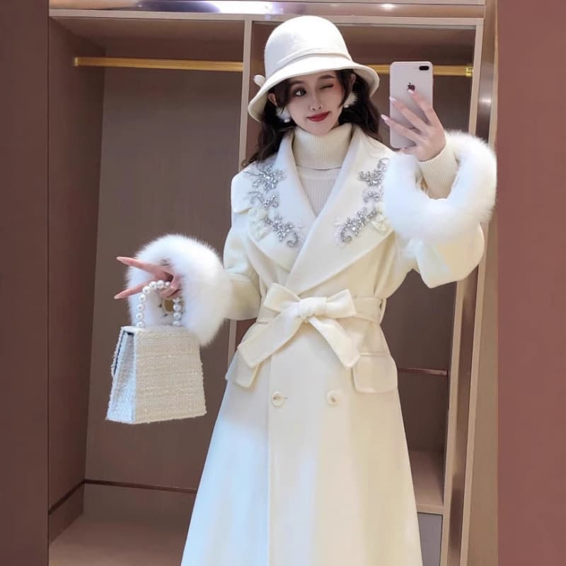 2025 Petite Coat Fashionable Tie-Waist Fox Fur Notched Lapel Double-Faced Wool Coat for Women