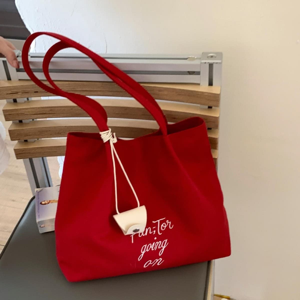 Going Out to Work Tote Bag Women's Large Capacity Red Canvas Bag 2025 New Casual Simple Armpit Shoulder Bag