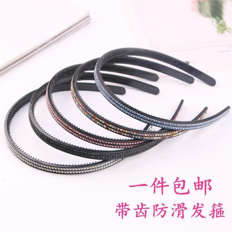 Bestseller versatile thin hairband with teeth for women, Korean sparkling crystal hair accessory for a lady-like look during face washing.