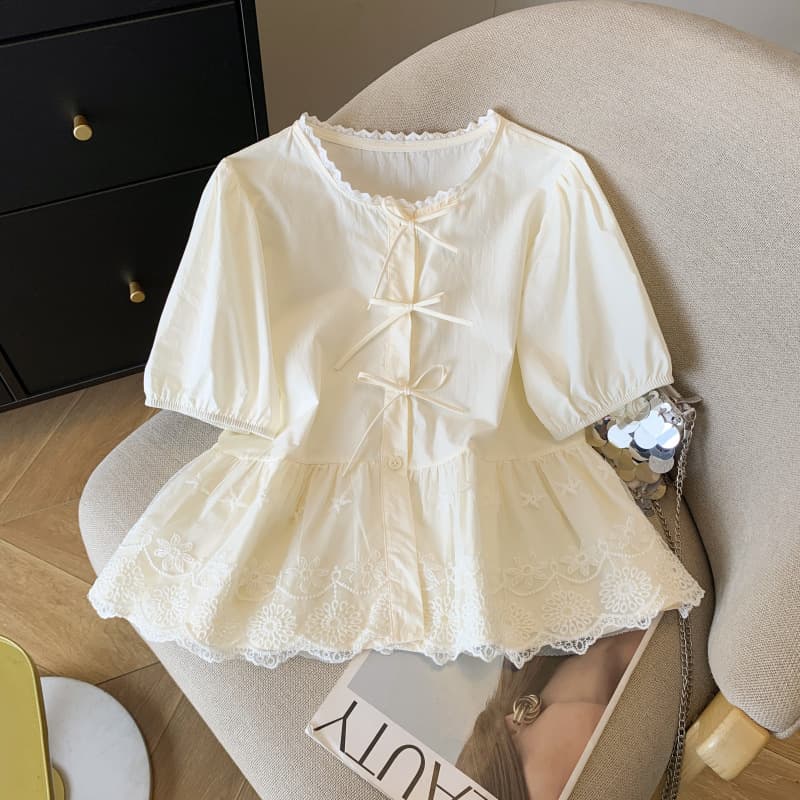 Actual shot of summer solid color temperament slimming and age-reducing versatile bow-knot bubble lace short-sleeved shirt for women