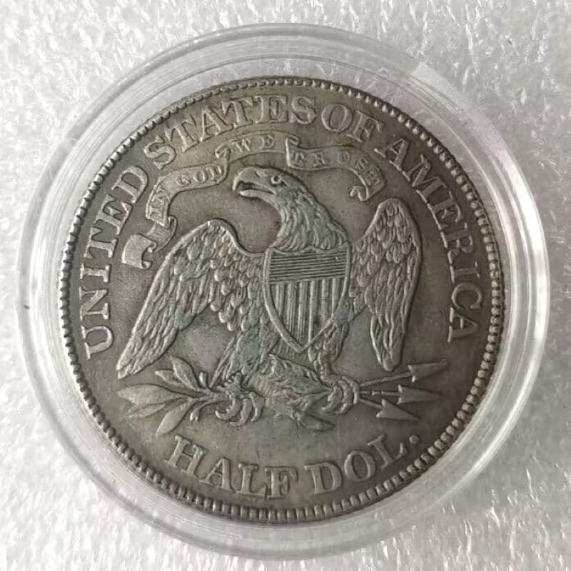 Vintage-style P-mint American Half Dollar Flag with Motto Commemorative Coin, Brass Silver-Plated, Round Box Packaging