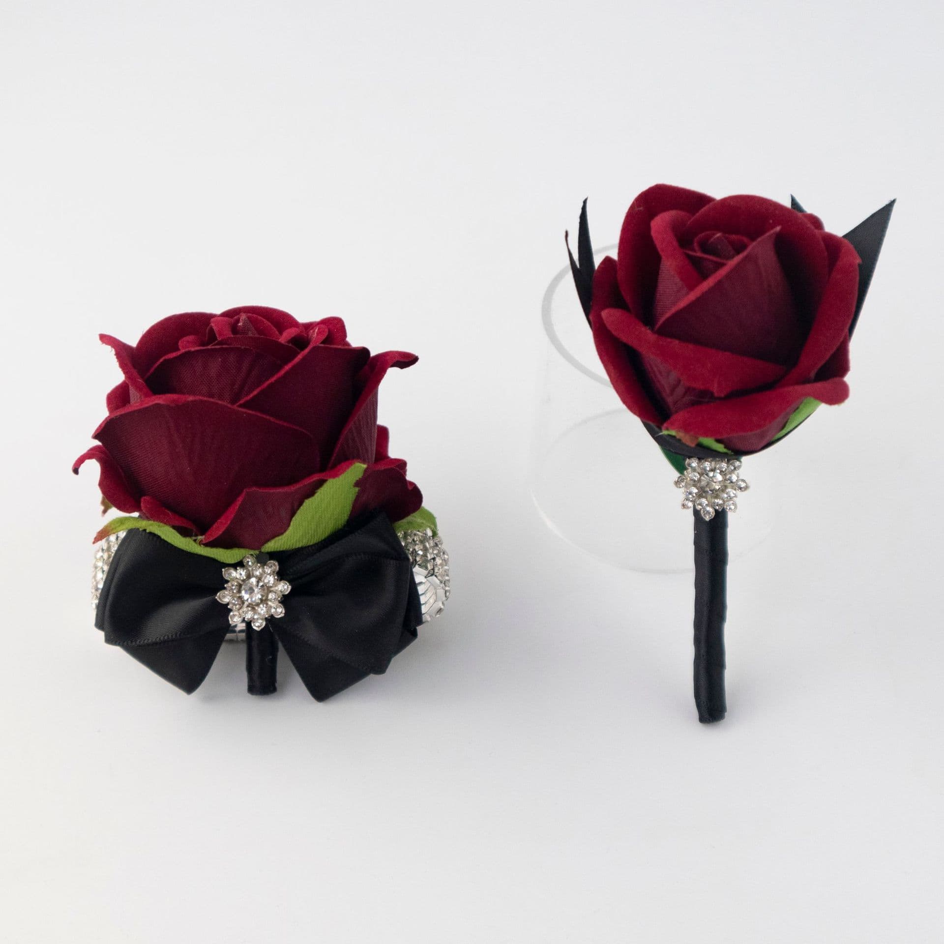 High-end artificial roses, a top seller on Amazon cross-border e-commerce platforms, are perfect for groomsmen and brides, especially for weddings and dances.