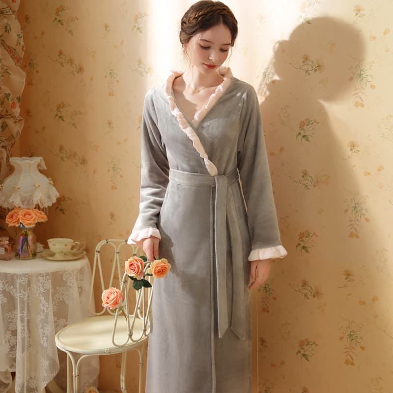 Velvet Nightgown Girl's Autumn and Winter Thickened Bathrobe Long Sweet Sexy French Princess Long Pajamas Warm Home Clothes