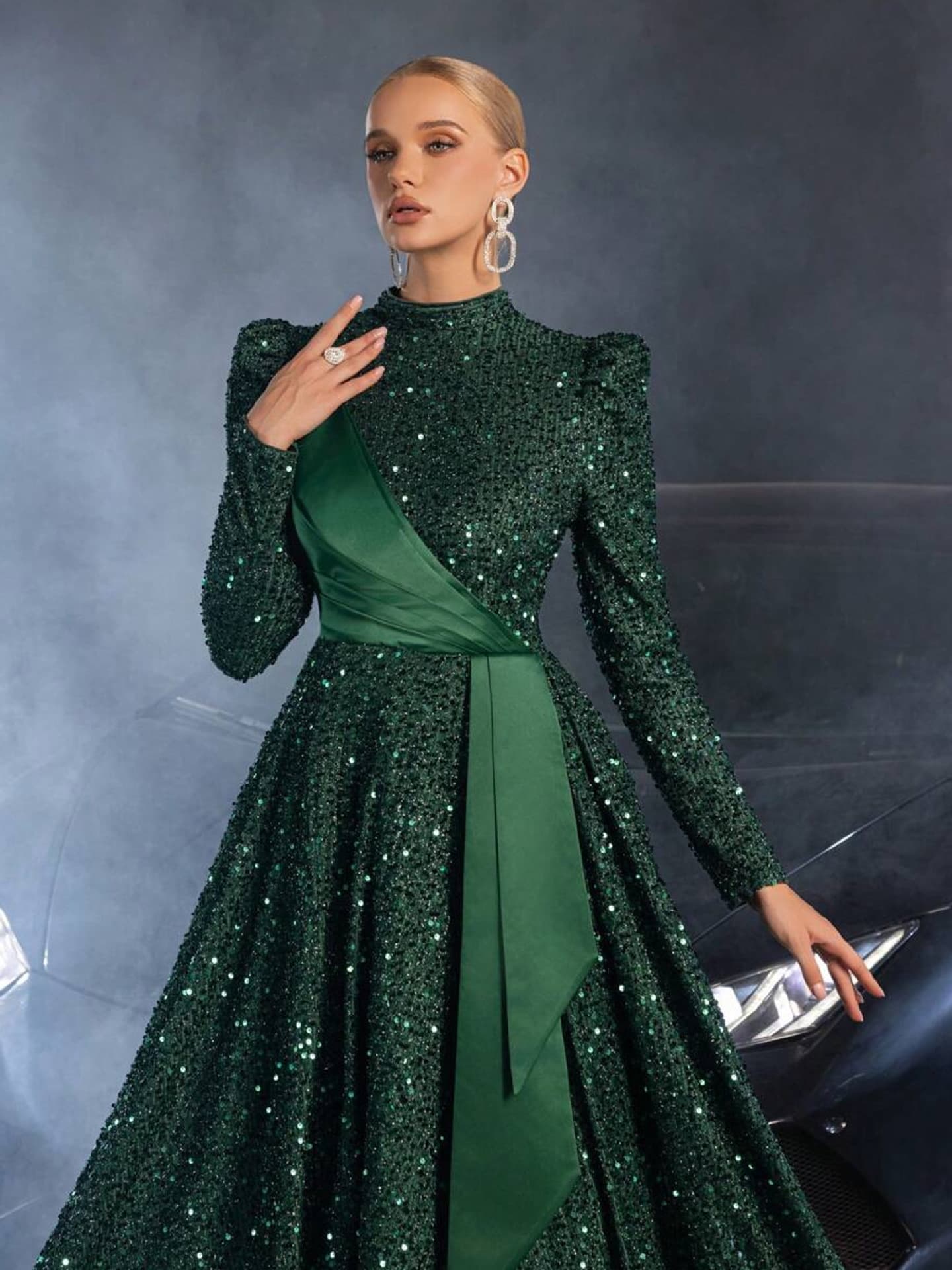 European and American Fashion Evening Gown with Creative Sequin and Satin Patchwork for Banquets, Parties, Graduation, and Prom Long Dress