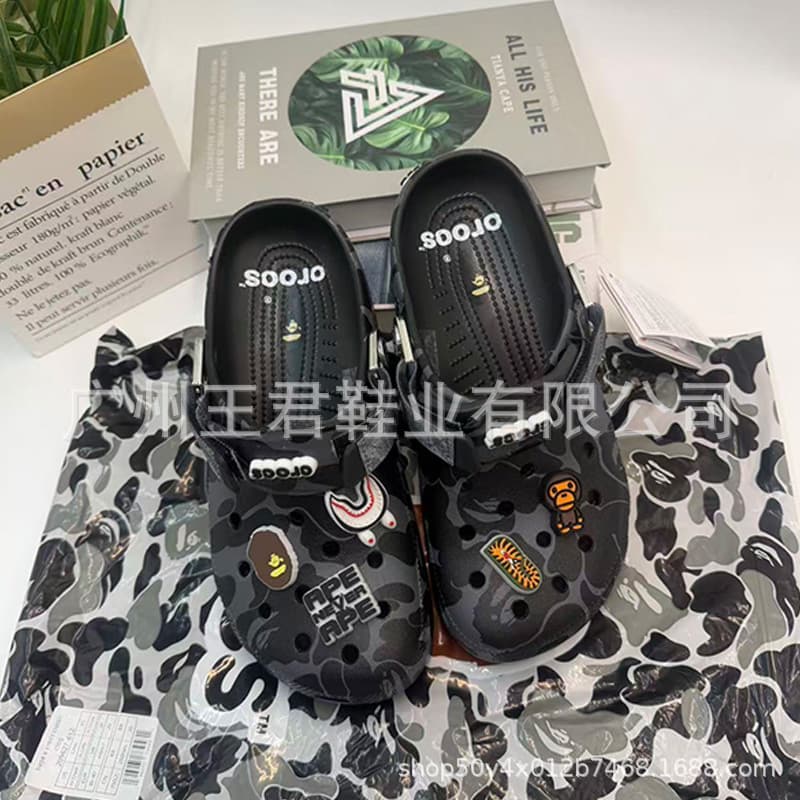 cross camouflage ape man bepu children's hole shoes summer new parent-child hole shoes non-slip breathable sandals