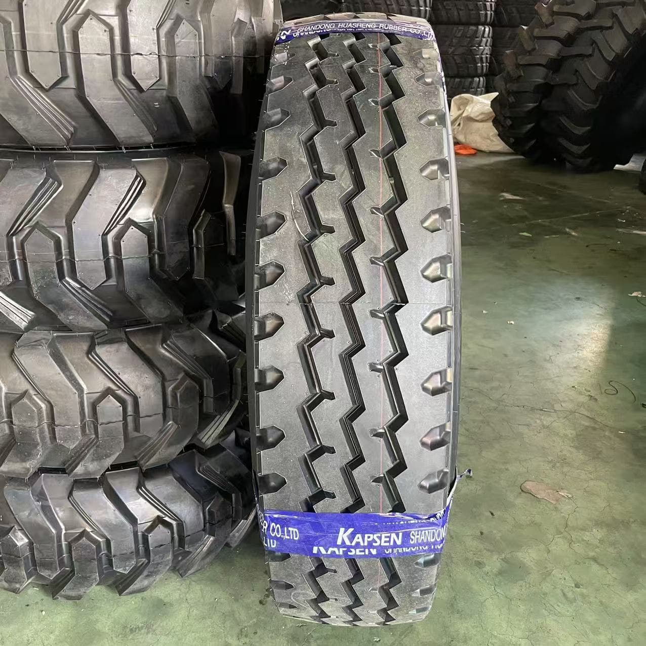 Huasheng HS268 Old Three-Line 12.00R20 11.00R20 10.00R20 Truck Radial Steel Wire Tires