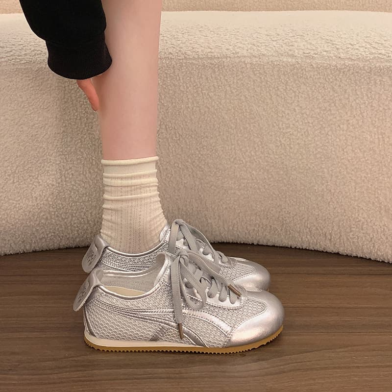 Silver moral training shoes for women 2026 new summer thin style breathable super hot versatile Forrest Gump casual board shoes for women