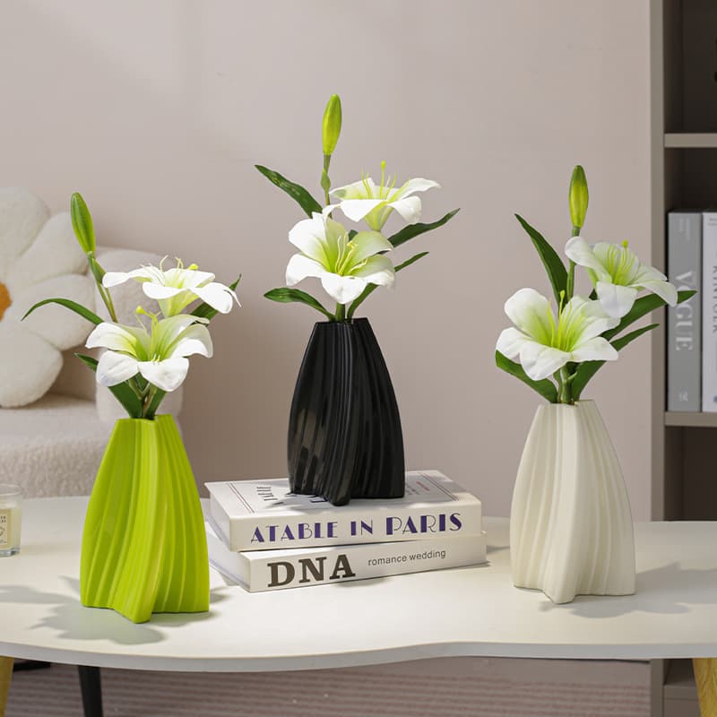Realistic Lily Flowers Artificial Flowers for Living Room Plastic Vase Decoration Dining Table Tabletop Room Floral Decoration Ornaments