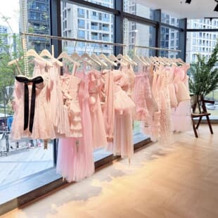 Thirteen Lines Summer New Brand Women's Tops Dresses Skirts Mixed Styles Bag Physical Store Live Streaming Stall Wholesale