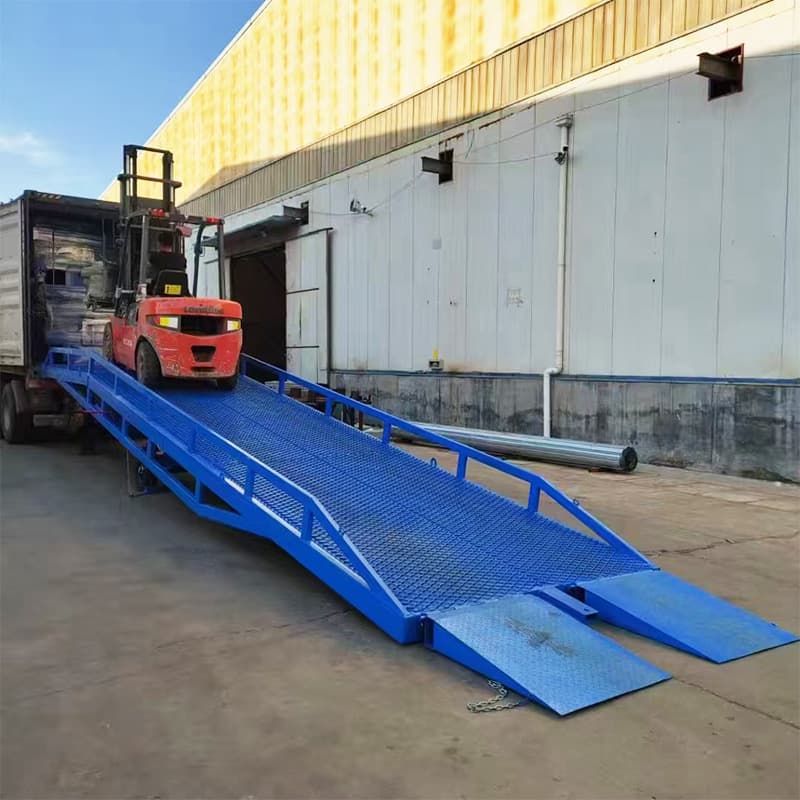 Warehouse Container Truck Cargo Unloading Platform: Forklift Ramp Hydraulic Elevator Plate Mobile Loading Dock