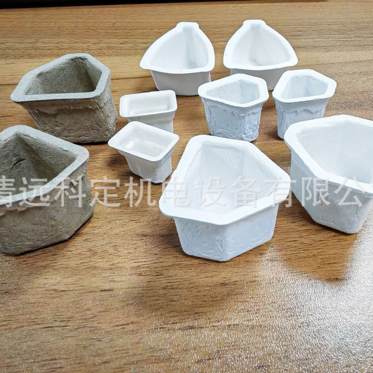 Factory supply of power plug protectors, eco-friendly protective sleeves, paper-plastic protective covers for three-pin and two-pin plugs