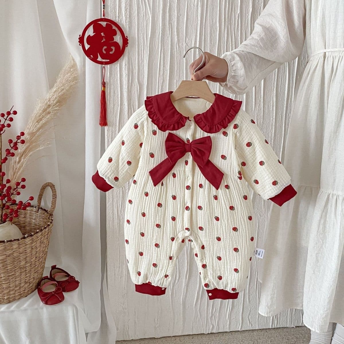 Baby Winter Cotton-Lined Fleece Romper, Sweet Princess Bodysuit for Girls, New Year Outfit, Crawling Suit