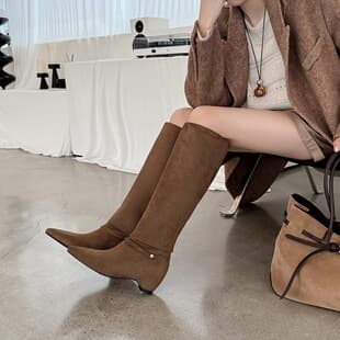 Influencer Style Inner Height Straight Boots 2026 Fall Winter New Pointed Toe Knight Boots Below Knee Slim Boots