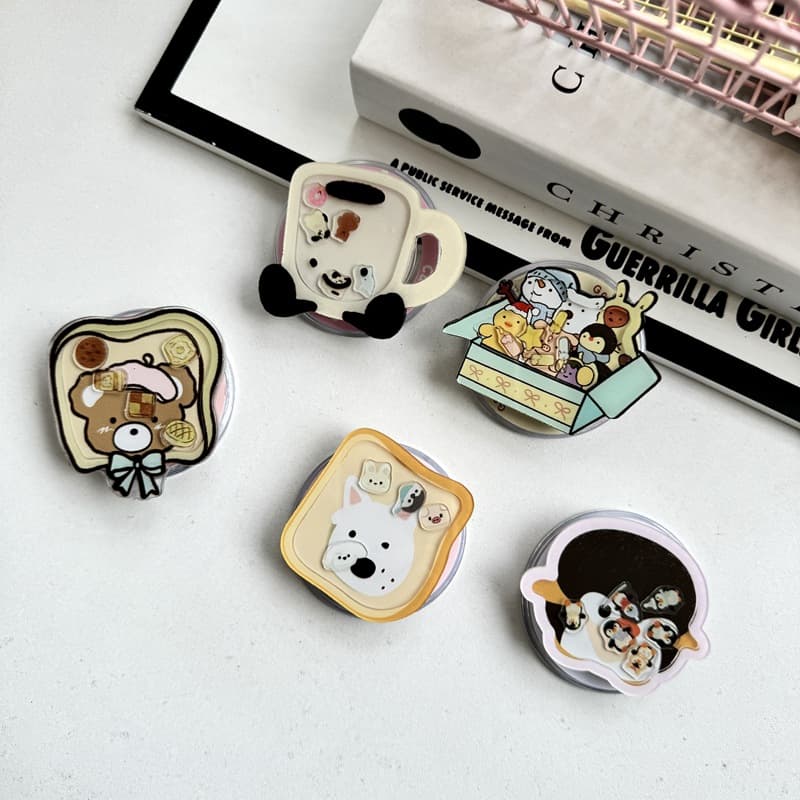 Ins style cute penguin shaker MagSafe magnetic phone holder cake bear strong adsorption holder telescopic