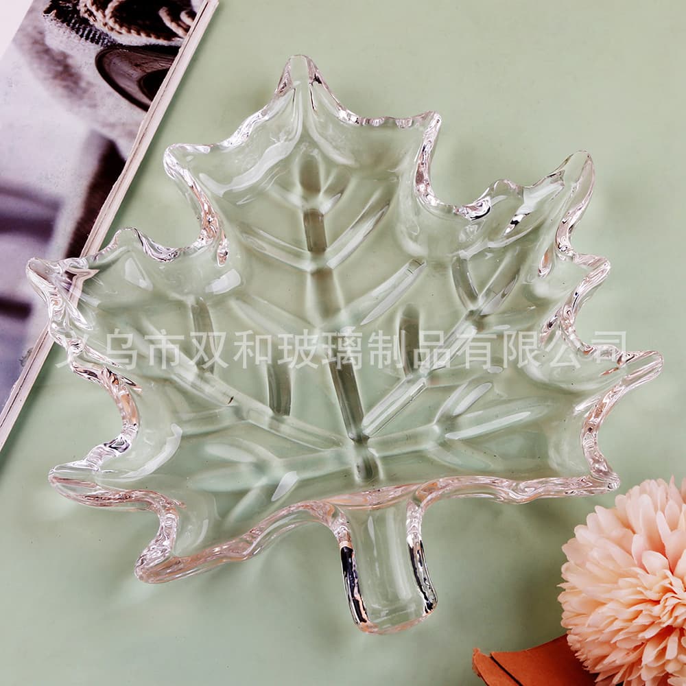 Simple Leaf-Shaped Fruit Tray Dessert Plate Dried Fruit Snack Food Tray Maple Leaf Plate Creative Dish