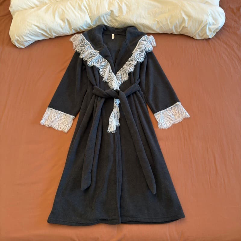 Women's Hooded Bathrobe for Autumn/Winter, Sweet Lace, Sexy Long Sleeve, Half-Pile Thin Velvet Coral Fleece Mid-Length Robe