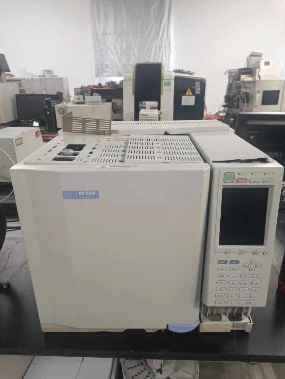 Pre-owned Shimadzu 2010 Gas Chromatograph