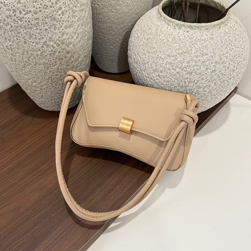High-end bag for women 2026 new baguette bag, retro portable armpit bag, western style girl's shoulder crossbody bag