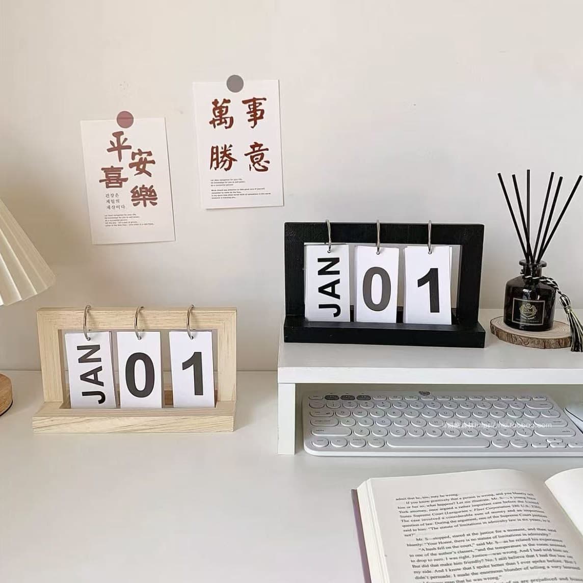 Modern simple wooden calendar page flipping perpetual calendar bedroom desk ornament holiday gift decorative desk calendar