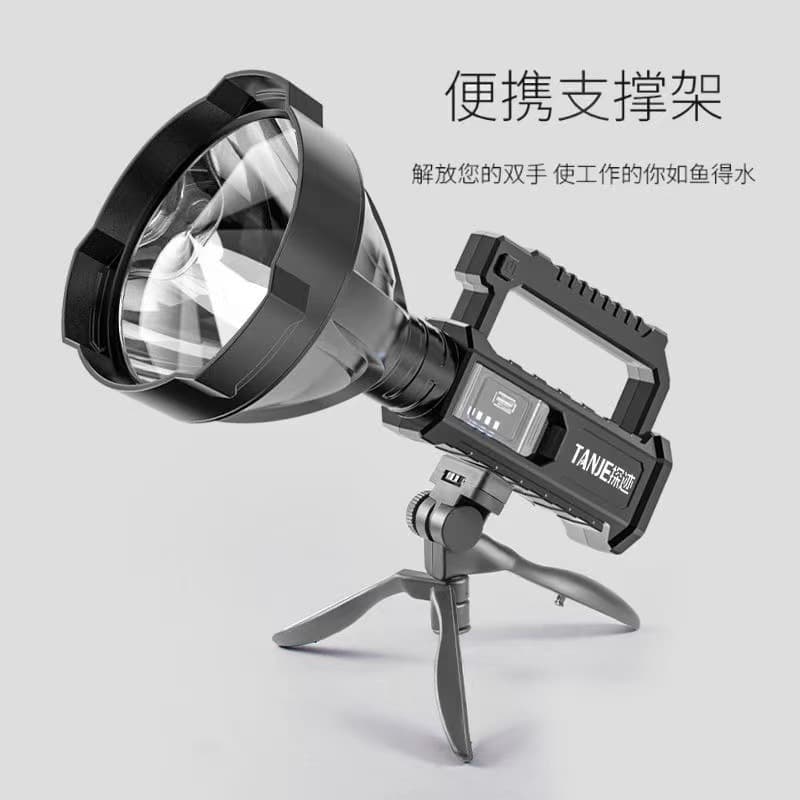 Best-selling Outdoor High-Power Flashlight P70 Searchlight, Multifunctional LED Long-Range Waterproof Rechargeable Portable Camping Light.