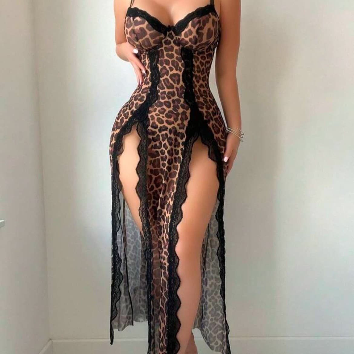 Amazon cross-border European and American foreign trade women's clothing ins new fashion V-neck sexy dress leopard print suspender skirt