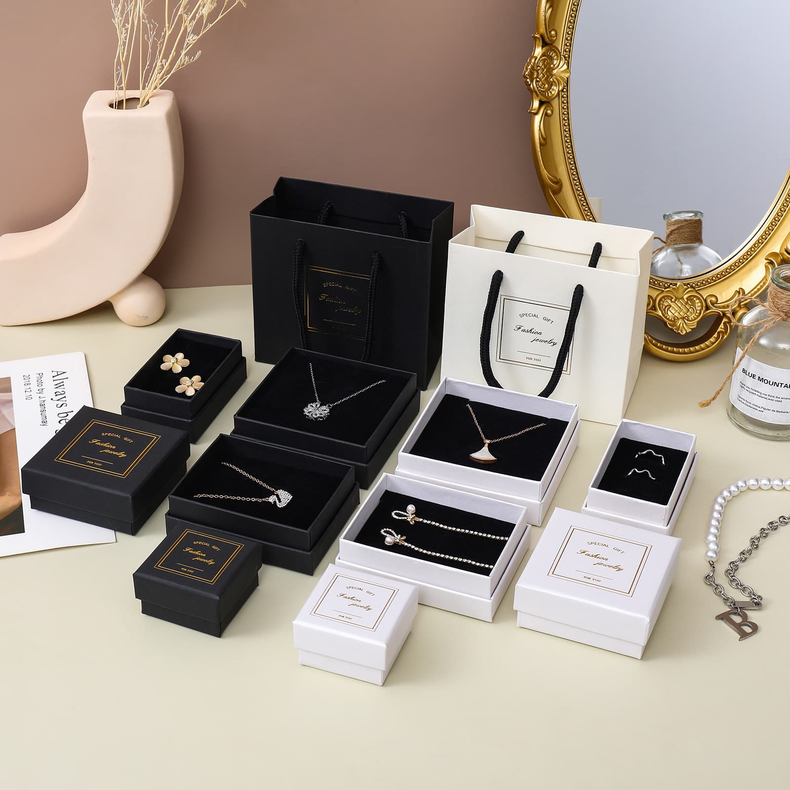 Spot Morandi color ring box new hot stamping series jewelry packaging paper box creative world cover jewelry box