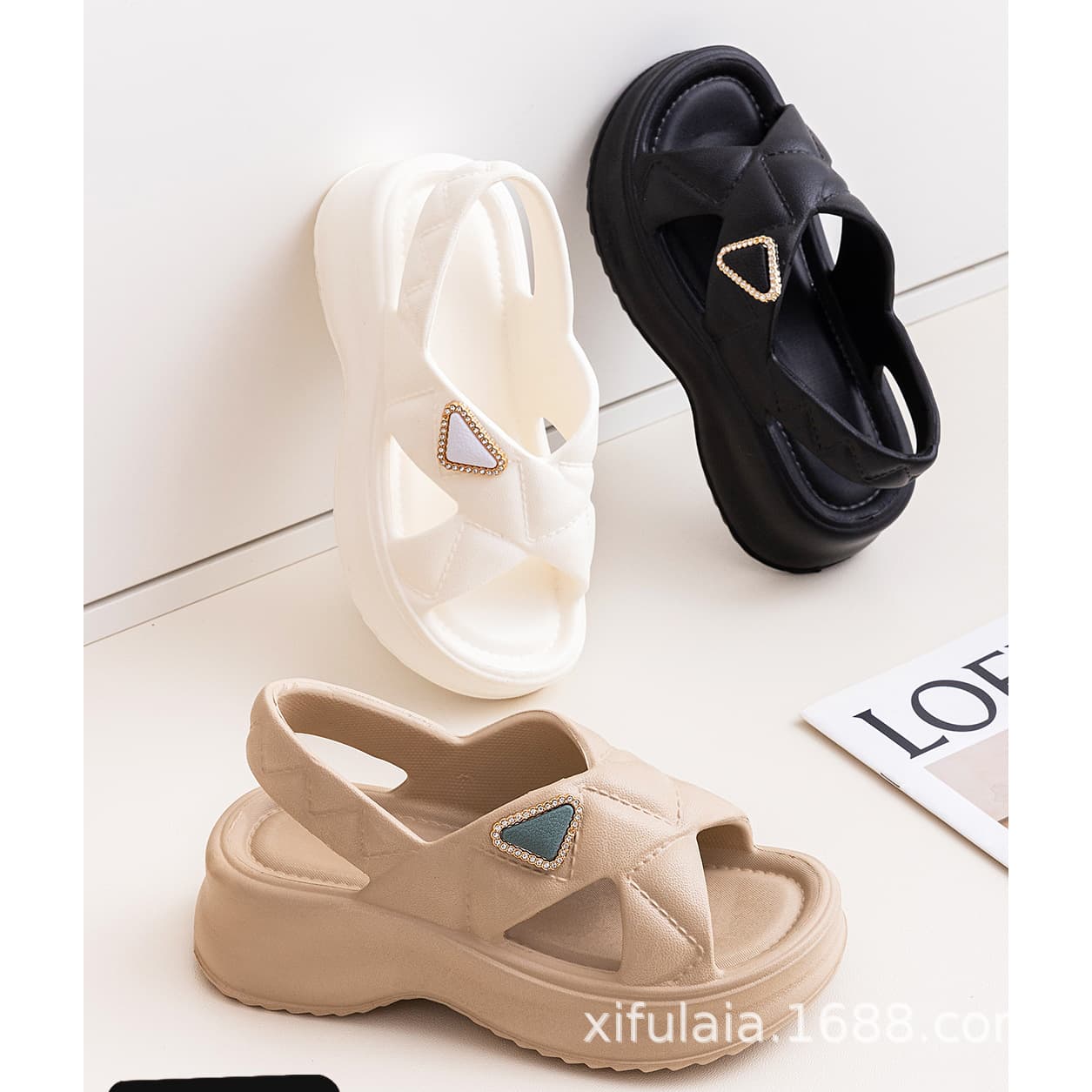 New Fashion Women's Sandals with Soft Sole, Cushioned Feel, Wear-Resistant and Anti-Slip, Simple and Versatile EVA Women's Sandals