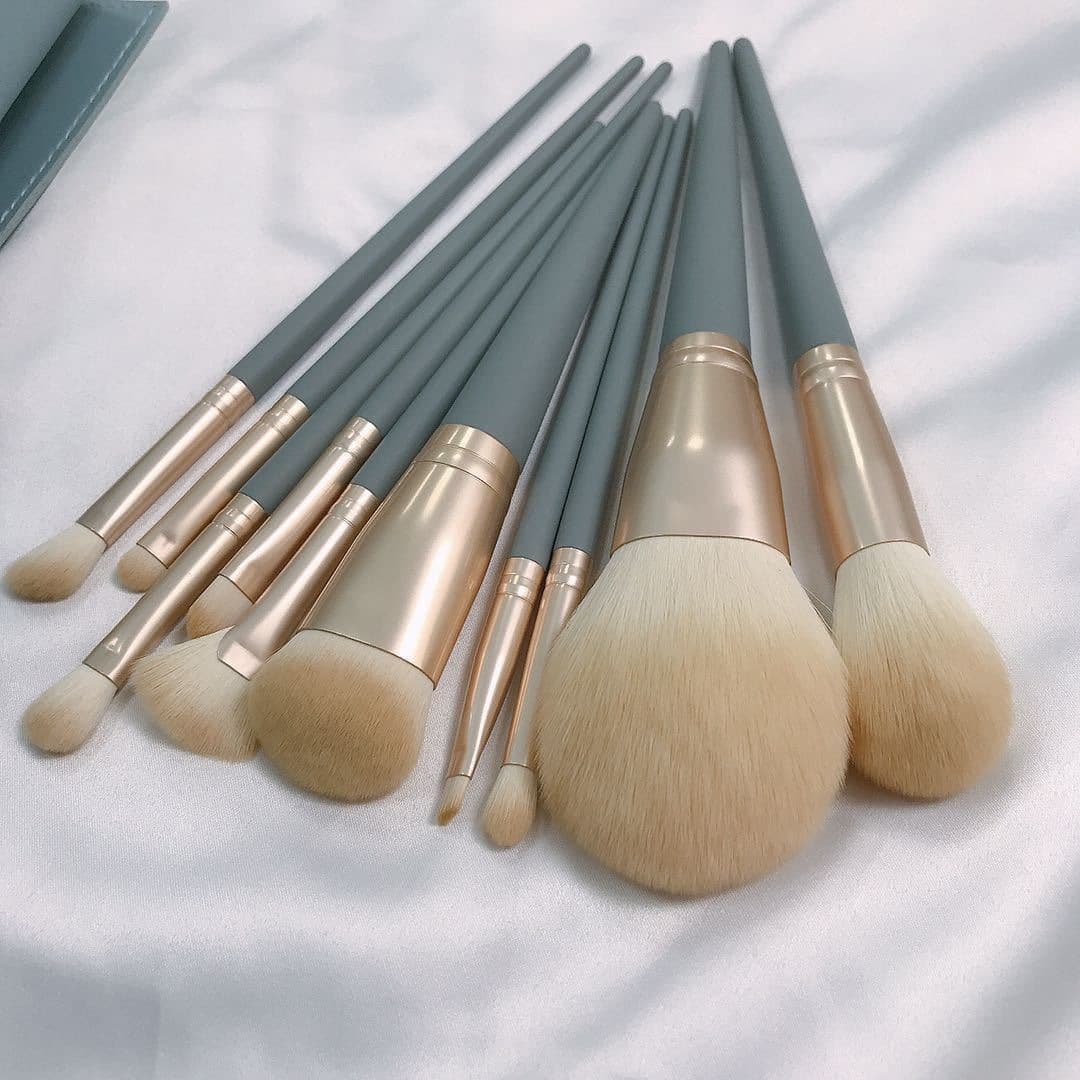 10-Piece Blue Bridge Makeup Brush Set, Full Set Soft Bristle Brushes, Powder Brush, Blush Brush, Eyeshadow Brush, Makeup Brush Kit