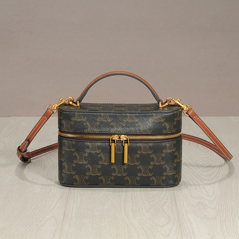 Retro Cowhide Box Bag, Cosmetic Bag, Lipstick Bag, 2026 New High-Quality Handbag, Fashionable Crossbody Shoulder Bag