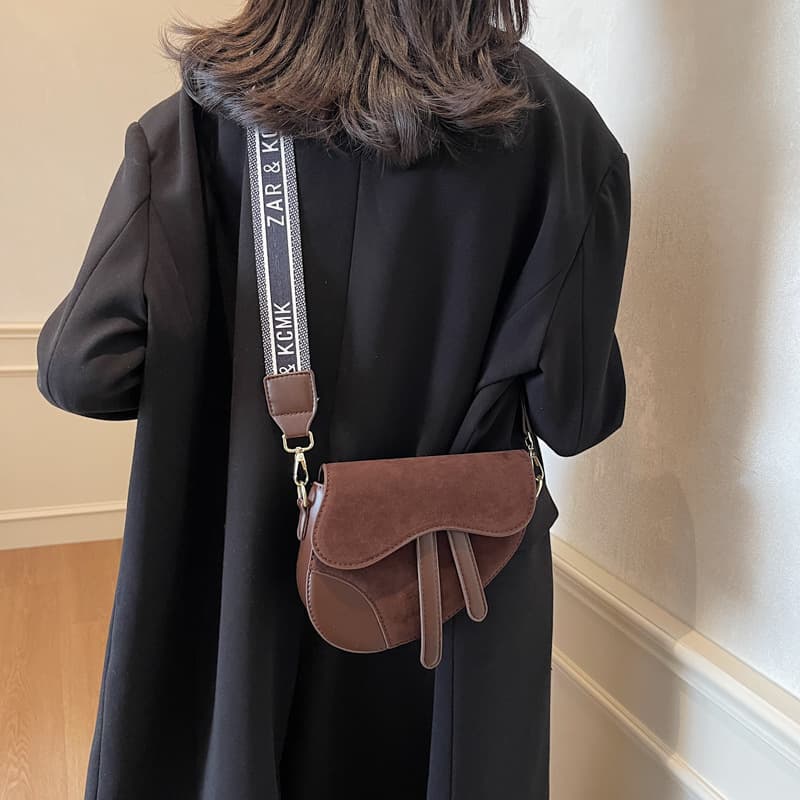 Frosted Velvet Saddle Bag Autumn and Winter New Single Shoulder Crossbody Small Backpack 2025 New Internet Celebrity Personalized Women's Bag Cross-Border