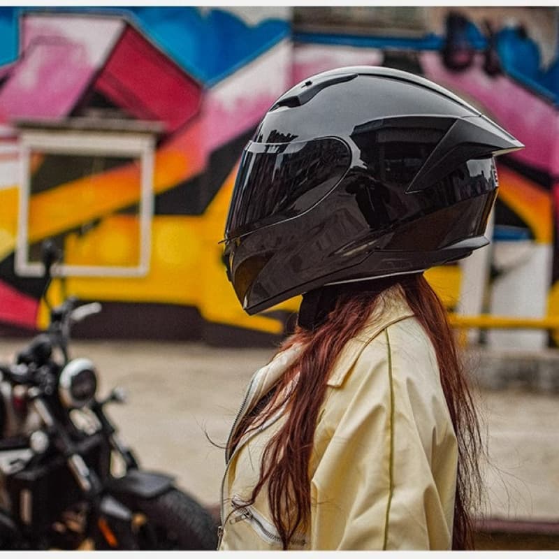 Motorcycle Helmet for Men and Women Bluetooth Rider Motorcycle 3C All-Season Universal Cover Retro Stylish Cool Winter Full-Face Helmet