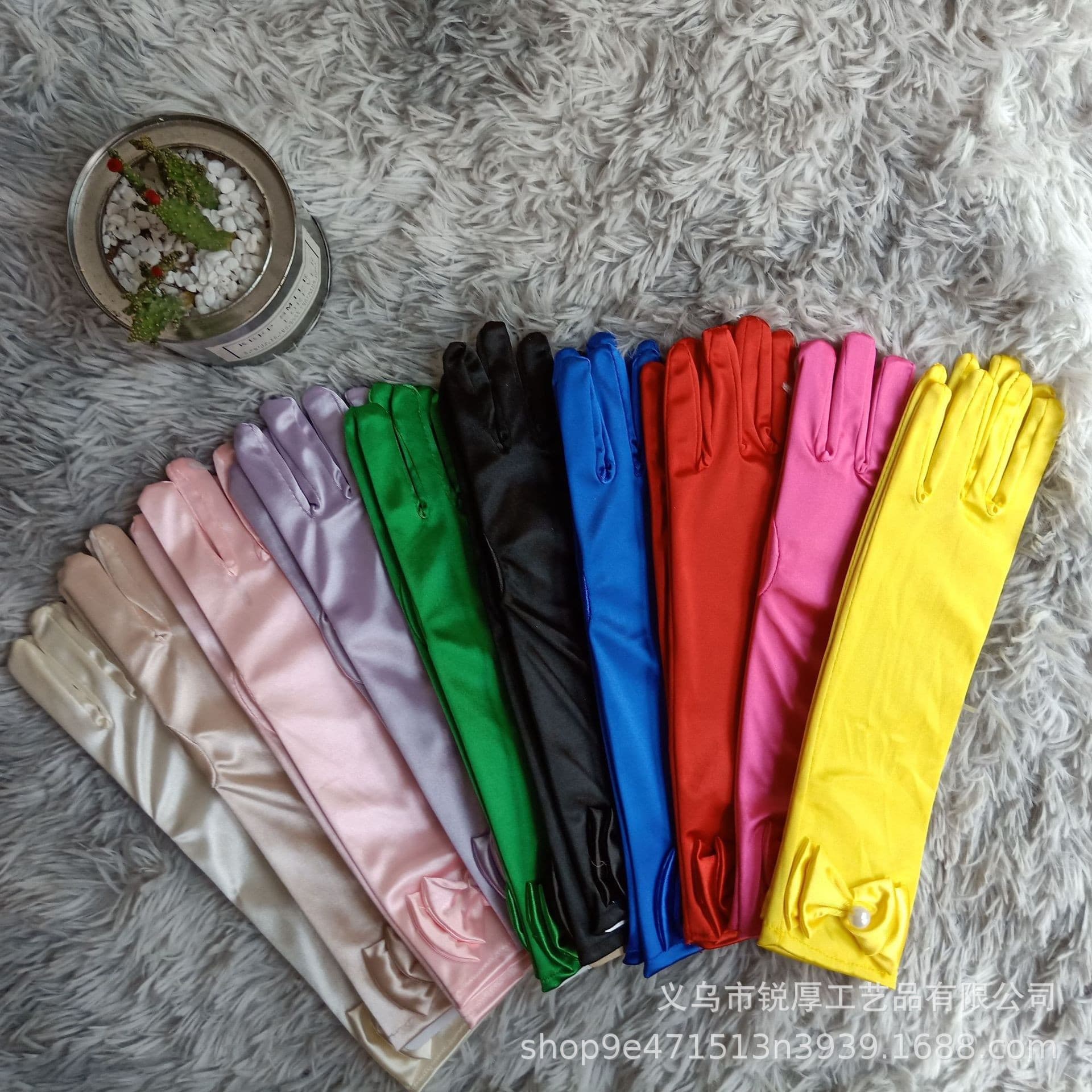 Spot children's cartoon version of Princess Elsa Frozen Colorful Bow Pearl Performance Stage Princess Gloves